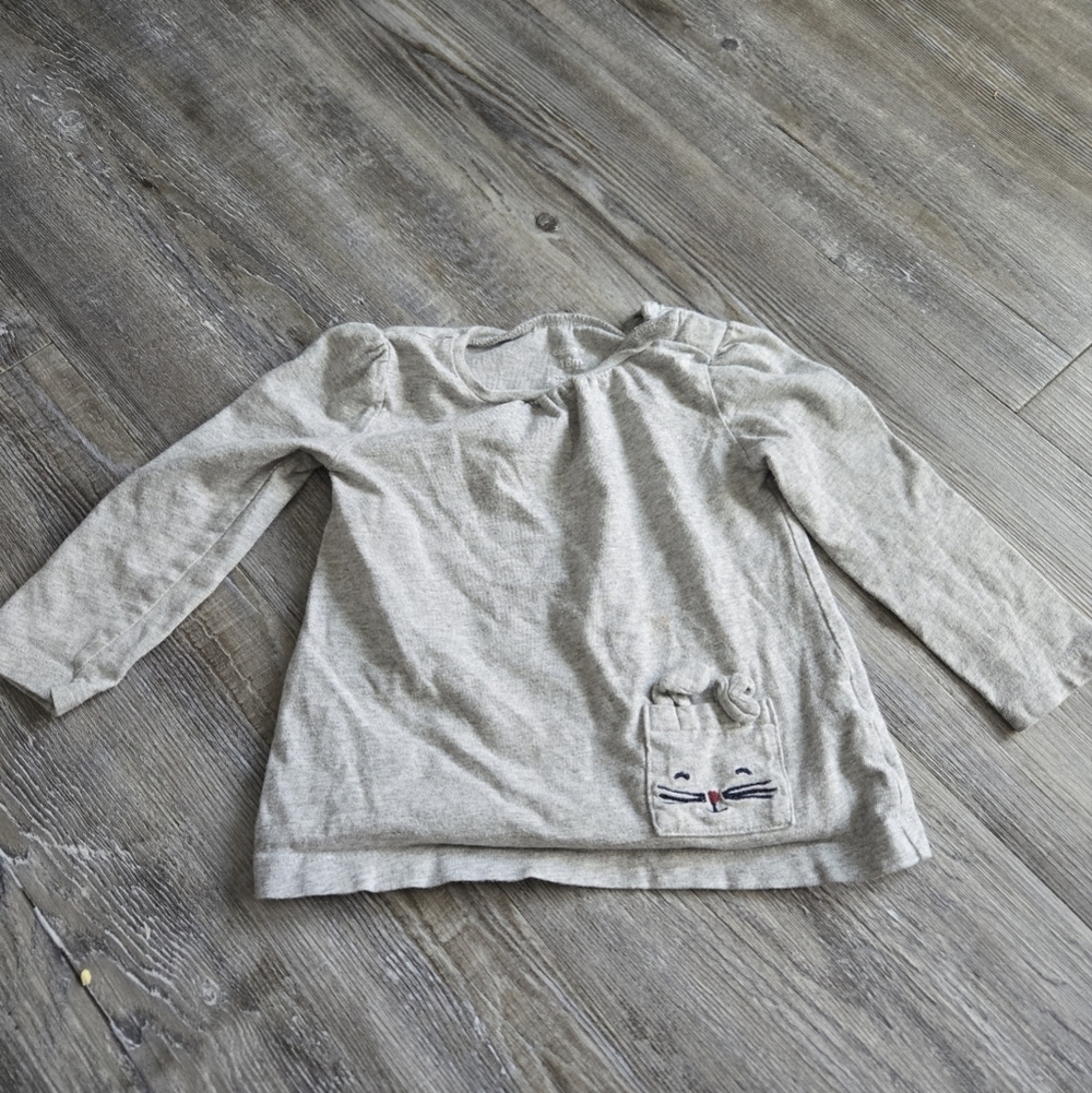 18M Girls Gray Long Sleeve Top with Cat Pocket